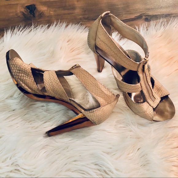 Michael Kors Shoes - 🔴 Michael Kors Heels 5 for $25!